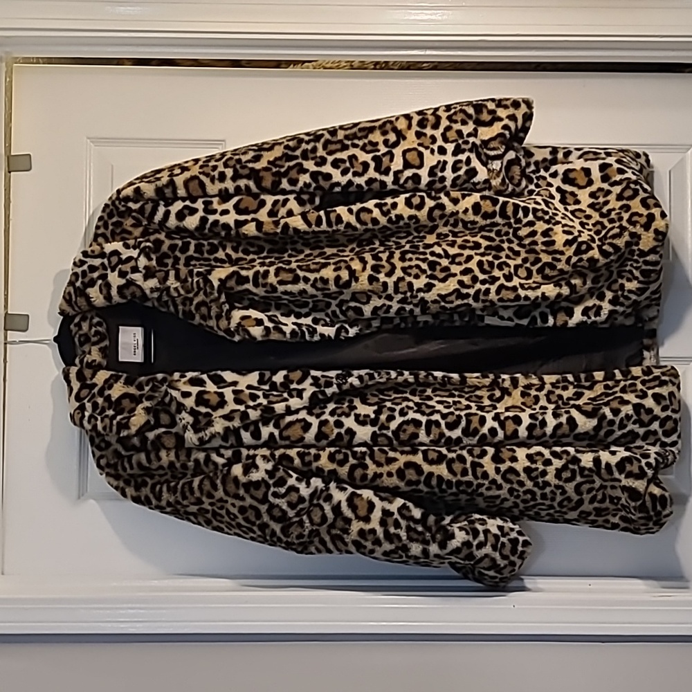 Leopard print faux fur coat.
